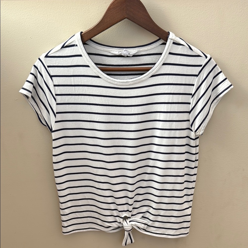 BB Dakota Medium Women’s Striped Knot-Front Top White and Navy NWOT